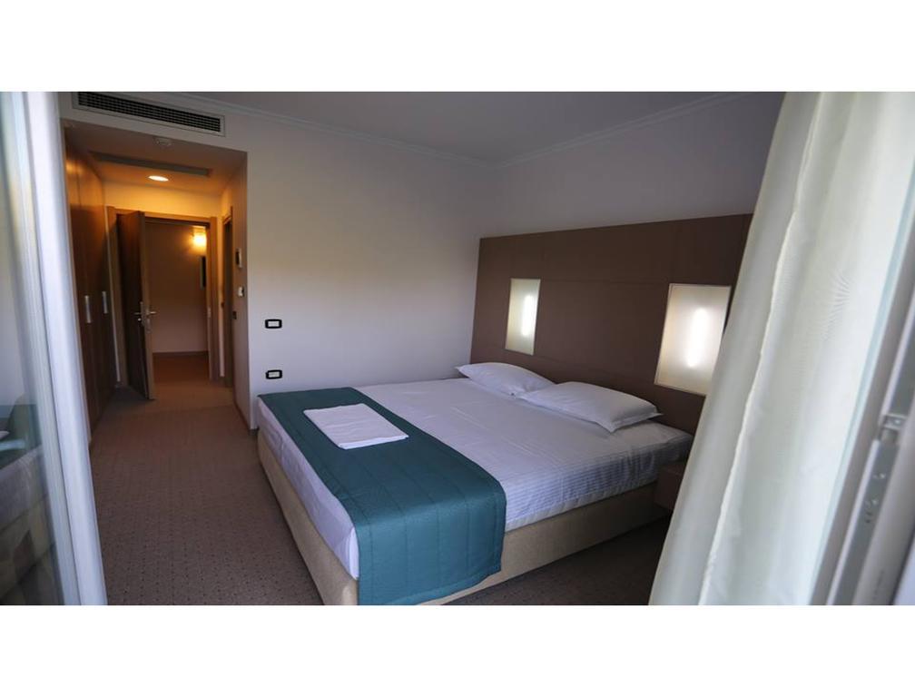 Hotel Voloreka Tushemisht Room photo